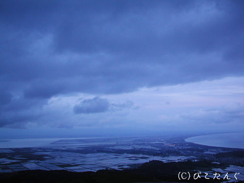 日没後寒風山より天王町方面を望む　2011年5月下旬
