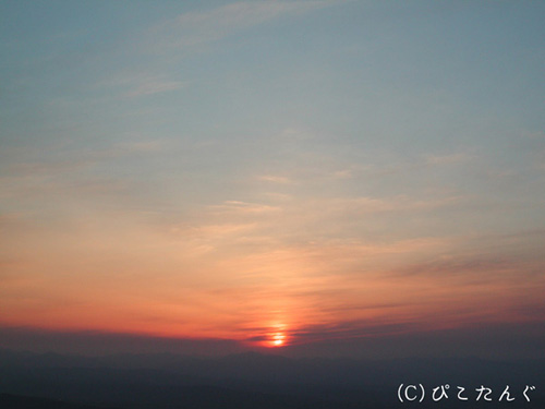 折爪岳山頂より夕暮れを望む　2011年4月中旬